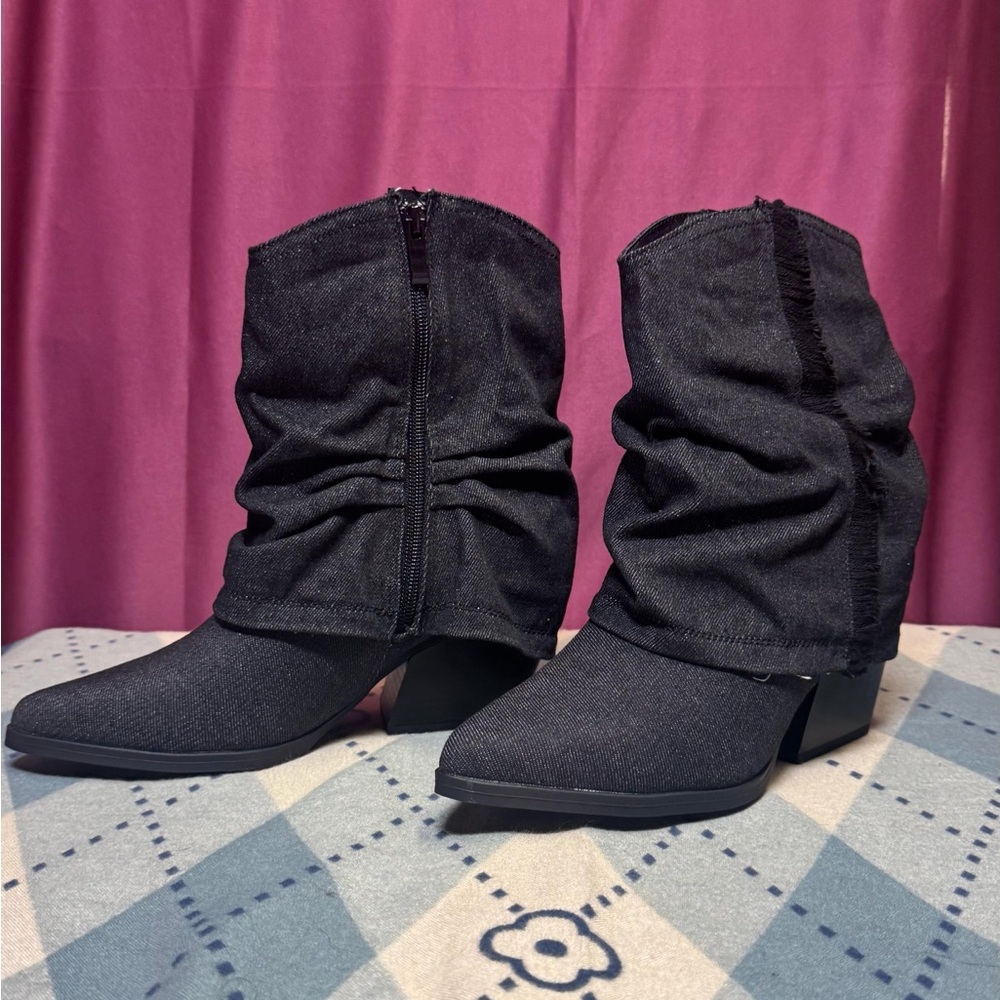 Stylish Black Slouchy Women's Boots